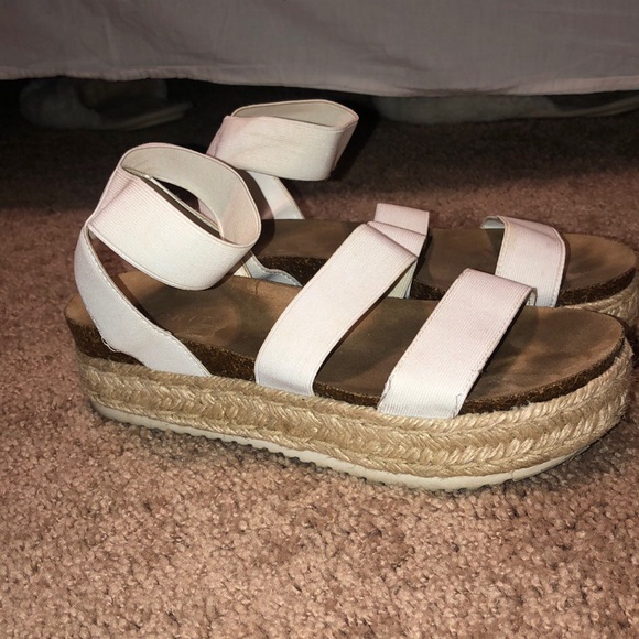 Platform sandals - Picture 3 of 4